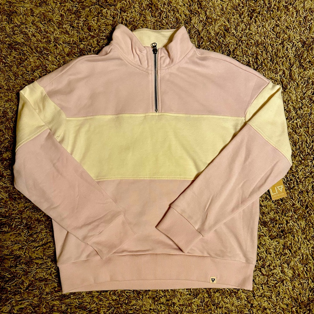 LIV Outdoors sweatshirt in Medium